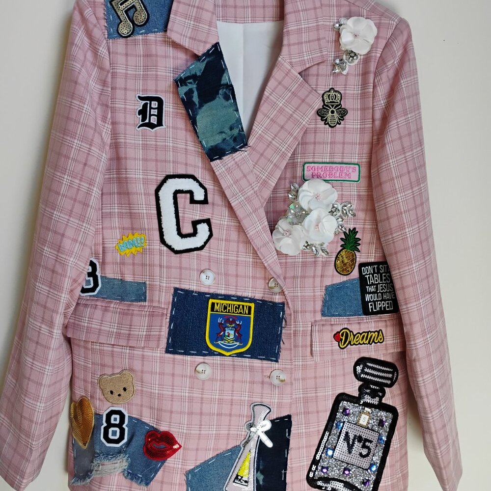 Large Pink Plaid Blazer with patches - Picture 4 of 5